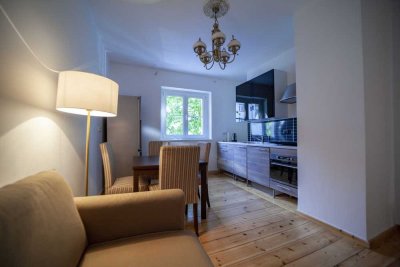 Top 3-Raum-Wohnung im Altbau 13585 Spandau mit großem Balkon, vollmöbliert, komplett ausgestattet