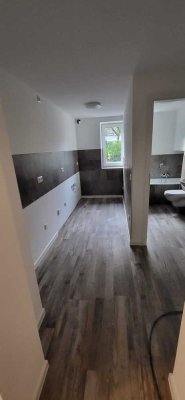 Moderne Erdgeschosswohnung mit Klimaanlage – zentral und ruhig gelegen