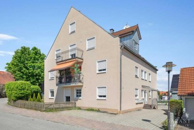 Ansprechende 3 Zimmer-Dachgeschoss-Wohnung mit Südbalkon und Dachstudio