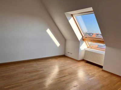 Highlight im Dachgeschoss mit Galerie und Einbauchküche!