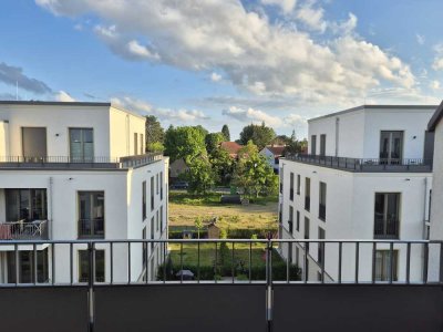 Gepflegte 2,5-Zimmer-Neubbau-Dachgeschosswohnung in ruhiger Lage in Berlin-Altglienicke