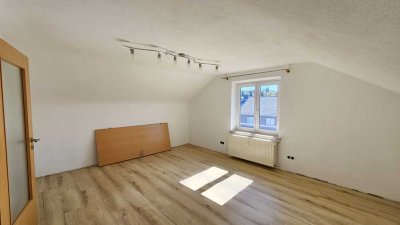 Helle, kernsanierte 2,5-Zimmer-Dachgeschosswohnung mit gehobener Innenausstattung in Isny im Allgäu