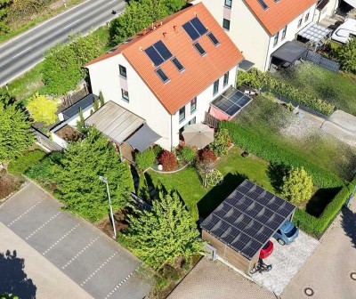 Moderne Doppelhaushälfte mit nachhaltigem Energiekonzept