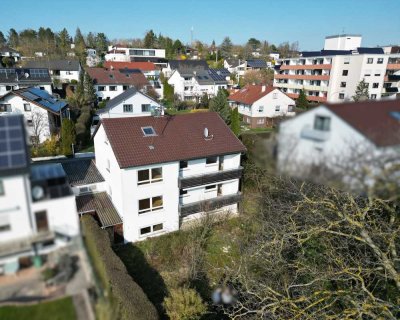 Heimsheim: Großzügiges Mehrgenerationenhaus mit schönem Grundstück in ruhiger Wohnlage
