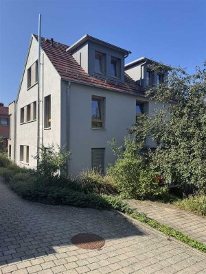 Zwei Ebenen, ein Lebensgefühl!
Schicke 3-Zimmerwohnung sucht neue Mieter.