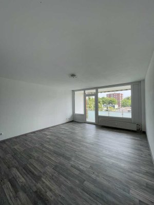 Stilvolle, modernisierte 1-Zimmer-Wohnung mit Loggia in Frechen-Königsdorf