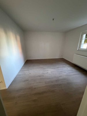 Kern Sanierte Erdgeschosswohnung mit große Küche und großer Bad