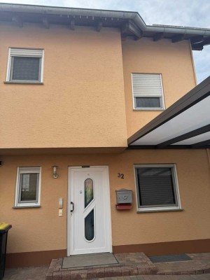 5-Zimmer-Doppelhaushälfte 147 qm mit Pool, ohne Makler, Feldrandlage
