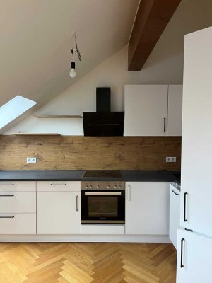 Geschmackvolle 2,5-Zimmer-Dachgeschosswohnung mit Galerie