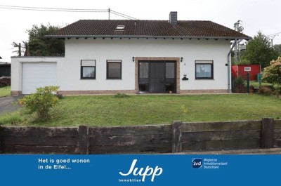 Gemütliches Einfamilienhaus mit Garten, Garage und Blick ins Grüne am Ortsrand von Kolverath