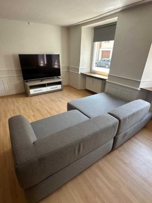 Renovierte, möblierte 3 Zimmer Altbauwohnung direkt im Zentrum