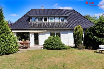 Großzügiges Einfamilienhaus mit schönem Grundstück