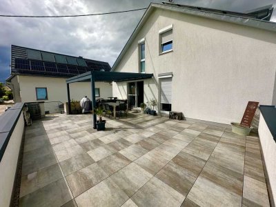 Moderne möblierte 162 m² große 5‑Zimmer-Wohnung in Baltmannsweiler | Befristet 01.10.25 - 31.07.28