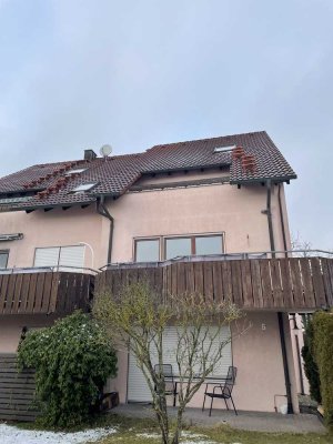 Helle 2 Zimmerwohnung mit großem Wohn -Essbereich
Küche auf Wunsch neu