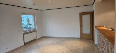 Helle 2-Zimmer Wohnung mit Balkon im 2. OG in Weinheim