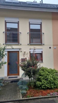 Geräumiges und vollständig renoviertes 5-Zimmer-Haus zur Miete in Karlsruhe