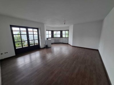 Schöne 2-Raum-EG-Wohnung mit Terrasse in Augsburg