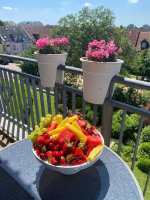 Stilvolle, neuwertige 3-Zimmer-Wohnung mit Balkon und Einbauküche in Frankfurt