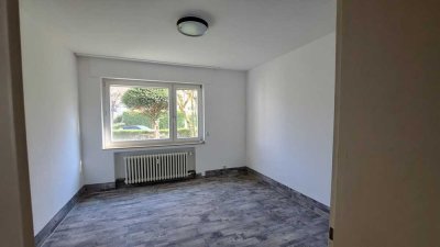 4-Zimmer-Erdgeschosswohnung mit Einbauküche  und exklusiver Vorgartennutzung