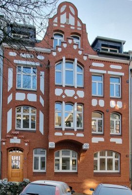 Aufwendig sanierte Traumwohnung in vollständig saniertem Gründerzeit/Jugendstil Haus