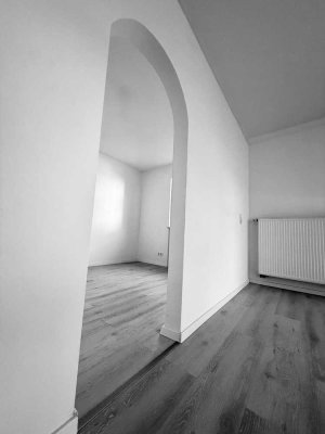 Clever investieren: 1,5-Zimmer-Wohnung mit Balkon und Tiefgaragenplatz in guter Lage