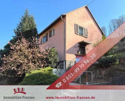 Einfamilienhaus mit Garten, Terrasse, Balkon & Wintergarten