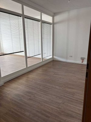 Helle 3-Zimmer-Wohnung direkt am Marktplatz in Schönberg!