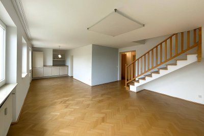 WUNDERSCHÖNE 5-ZIMMER-WOHNUNG MIT GRÜNBLICK