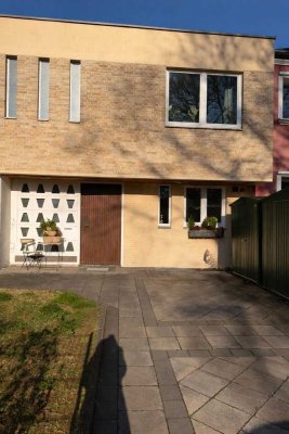 Charmantes Einfamilienhaus mit sonnigem Garten und 5 Zimmern in Bonn-Venusberg