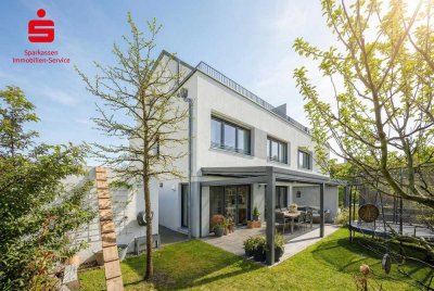 Exklusive Doppelhaushälfte mit ca. 218 m² Nutzfläche, Süd-West-Garten und sonniger Dachterrasse
