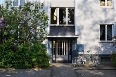 Wohnung im Dachgeschoss mit Einbauküche // DG Links