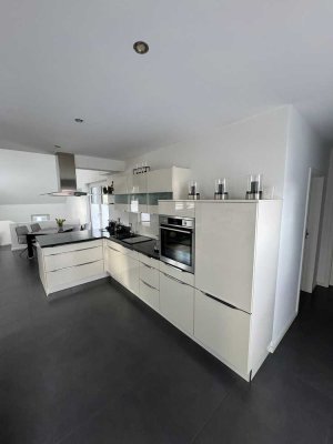 Exklusive, neuwertige 3-Zimmer-Wohnung mit gehobener Innenausstattung mit Einbauküche in Wesseling