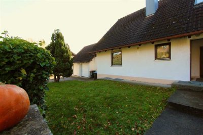 ** Sie lieben Wasser und Natur? 
Komfortabel wohnen: EG-Wohnung mit Terrasse und eigener Garten