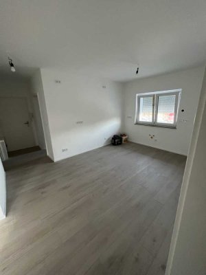 Erstbezug nach Sanierung: schöne 3-Zimmer-Wohnung mit Balkon, Garten und Garage in Steinau