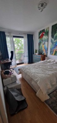 Helle 2-Zimmer-Wohnung mit Blick auf Alaunpark und Balkon in Dresden