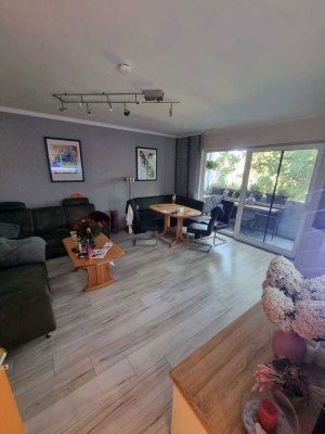 ab 08/ 2025 ruhig gelegene 4,5-Zimmer-Wohnung mit EBK, Balkon 2 Bädern und 2 Parkplätzen