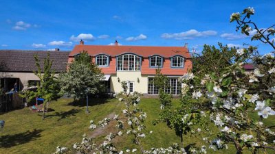 Lukrativ vermieten & großzügig wohnen – Hofensemble mit Stil