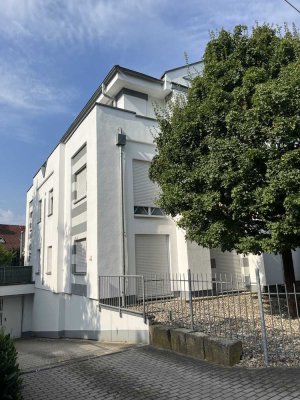 Exklusive 2-Zi-Penthouse in Top Lage in Fürth-Dambach