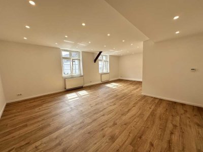 *Erstbezug* Wunderschön Modernisierte 2-Zimmer-Wohnung mit offenem Wohntraum!