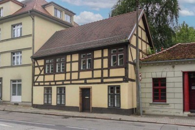 Wohn- und Geschäftshaus mit Dachterrasse und Hof in Innenstadtlage von Güstrow