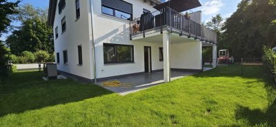 Neubau 3-Zimmer-Wohnung mit gehobener Innenausstattung mit Terrasse/Garten und EBK in LA-West