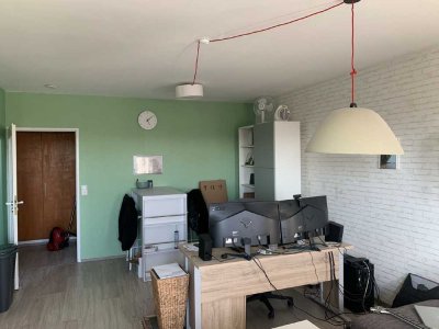 Stilvolle 2-Zimmer-Wohnung mit Balkon und EBK in Offenbach am Main
