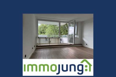 Renovierte Zwei-Zimmer Wohnung mit Balkon