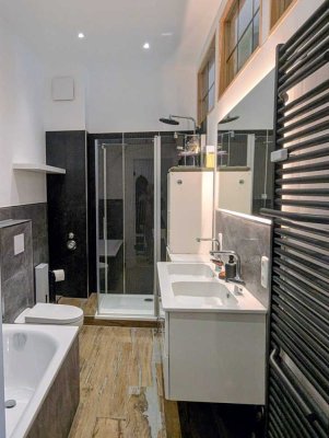 Luxuriöse 3,5 Zimmerwohnung-Altbau-Wohnung mit 2 Balkonen