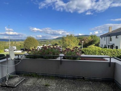 Sonnige 2-Zimmer-Wohnung mit Balkon und Aussicht in Kernen im Remstal