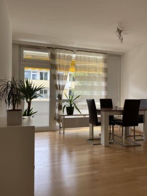 Salzburg Parsch: zentral gelegene, sonnige 2 Zimmer-Dachgeschosswohnung, 50 qm, mit überdachter Terrasse, beste Grünlage