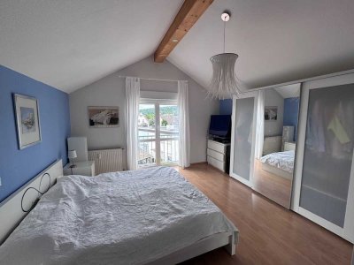 Lichtdurchflutete, geräumige 5-Zimmer-Wohnung mit Terrasse in Friedrichsdorf-Köppern