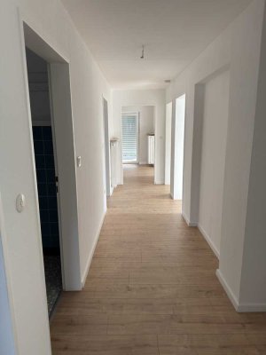 Modernisierte 3,5-Zimmer-Wohnung mit Balkon und EBK in Gießen