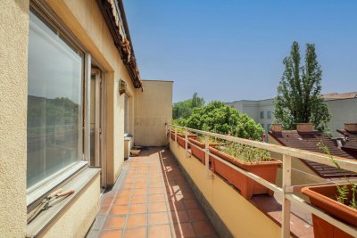 Rainergasse: Sonnige Dachterrassenwohnung mit Entwicklungspotenzial in begehrter innerstädtischer Lage