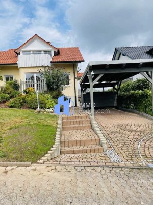 Perfekt für die kleine Familie....Schicke modernisierte DHH in bester Lage von Hofgeismar